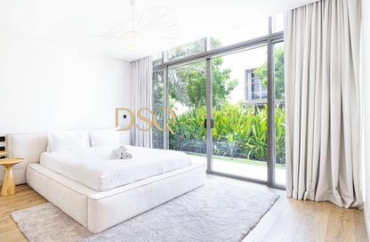 Villa - 5 - 6 for sale in Meadows 1 - Meadows - Dubai Villa - 5 - 6 for sale in Meadows 1 - Meadows - Dubai