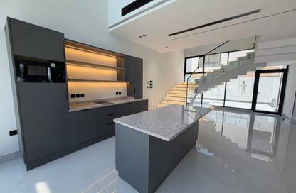 Villa - 4 Bedrooms - 6 Bathrooms for rent in Al Aweer 1 - Al Aweer - Dubai Villa - 4 Bedrooms - 6 Bathrooms for rent in Al Aweer 1 - Al Aweer - Dubai