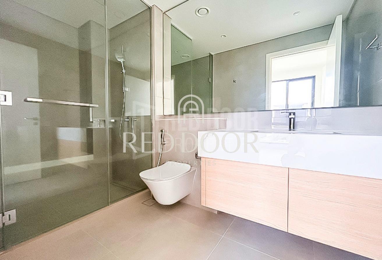 LUXURIOUS FAMILY HOME | BRIGHT & VERY SPACIOUS photo 16