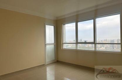 Apartment - 3 Bedrooms - 5 Bathrooms for rent in Ameer Bu Khamseen Tower - Al Majaz 3 - Al Majaz - Sharjah