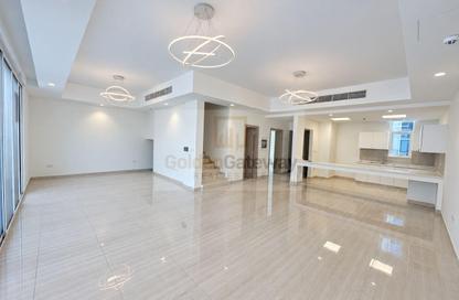 Townhouse - 4 - 4 for rent in Intima Villas - Victory Heights - Dubai Sports City - Dubai