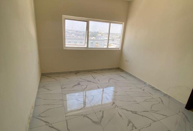 100836024 - Property Image 3
