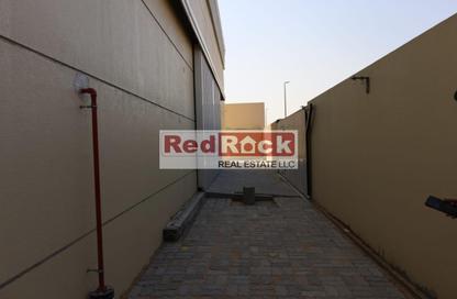 Warehouse - Studio - 7 Bathrooms for rent in Al Sajaa Industrial - Al Sajaa - Sharjah