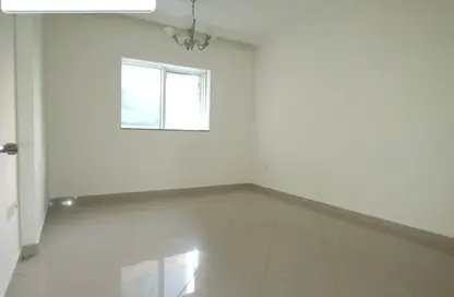 شقة - غرفة نوم - 1 حمام للايجار في شارع التعاون - التعاون - الشارقة