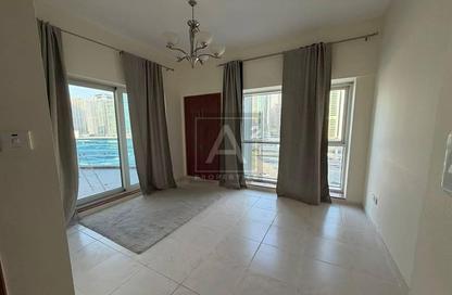 Apartment - 1 Bedroom - 2 Bathrooms for rent in Cascades Tower - Dubai Marina - Dubai