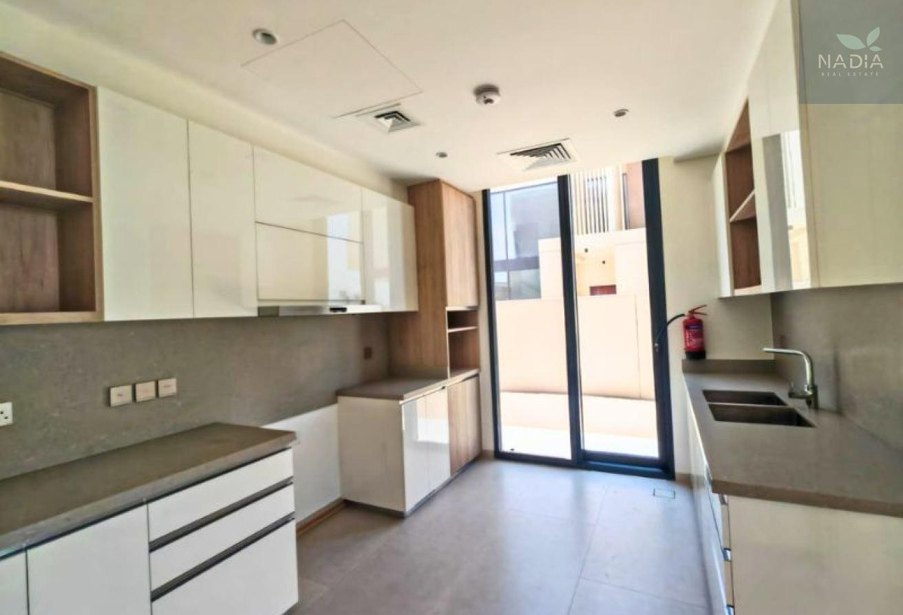 Luxury 4BR Villa| Maid and Driver Room | Brand New photo 2