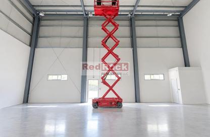 Warehouse - Studio - 1 for rent in Dubai Investment Park 1 (DIP 1) - Dubai Investment Park (DIP) - Dubai