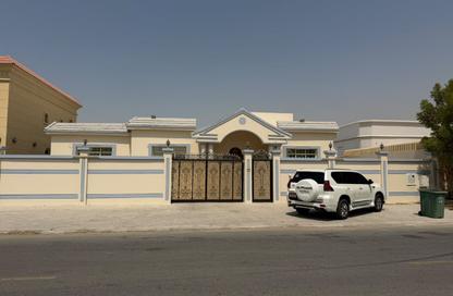 Villa - 4 - 7 for rent in Al Raqaib 1 - Al Raqaib - Ajman