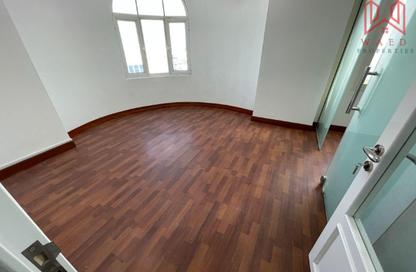 Office Space - Studio - 1 Bathroom for rent in Port Saeed Building - Port Saeed - Deira - Dubai