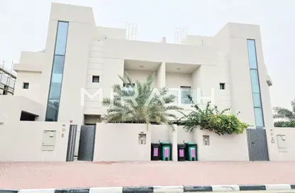 Villa - 4 Bedrooms - 5 Bathrooms for rent in Jumeirah 1 Villas - Jumeirah 1 - Jumeirah - Dubai
