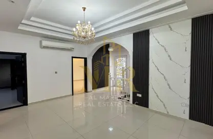 فيلا - 5 غرف نوم - 7 حمامات للبيع في قرية الاميرة - الياسمين - عجمان