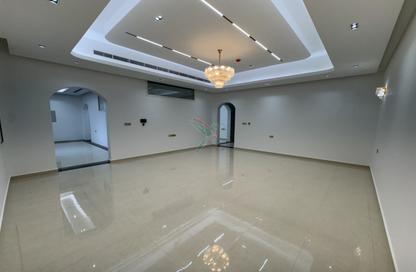 Villa - 4 Bedrooms - 7+ Bathrooms for rent in Ramlat Zakher - Zakher - Al Ain