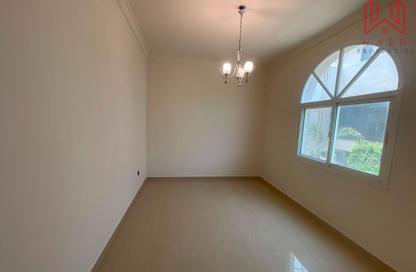 Villa - 5 Bedrooms - 6 Bathrooms for rent in Umm Suqeim 2 Villas - Umm Suqeim 2 - Umm Suqeim - Dubai