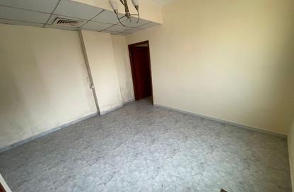 Apartment - 1 - 1 for rent in Abu Jemeza Building 2 - Al Mareija - Al Gharb - Sharjah