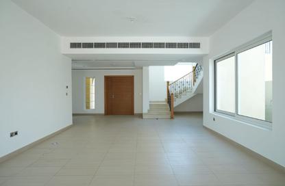 Villa - 4 - 5 for rent in Jumeirah Park - Dubai