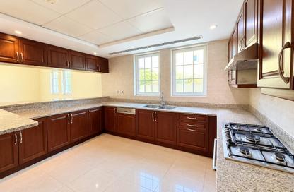 Villa - 4 - 5 for rent in District 1 - Jumeirah Park - Dubai
