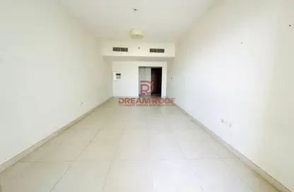 Apartment - 3 Bedrooms - 5 Bathrooms for rent in Al Waleed Garden 1 - Al Waleed Garden - Al Jaddaf - Dubai