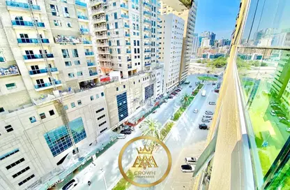 شقة - غرفة نوم - 2 حمامات للايجار في شارع التعاون - التعاون - الشارقة