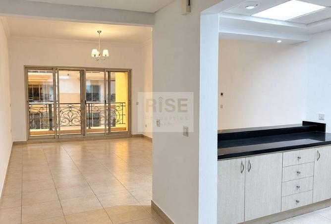 CANAL +POOL VIEW | CORNER UNIT| AVAILABLE NOW photo 3