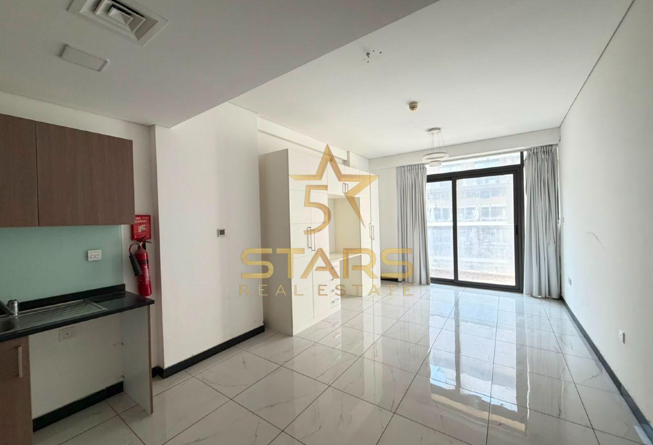 Spacious Studio | Prime Location | Ready to Move photo 3