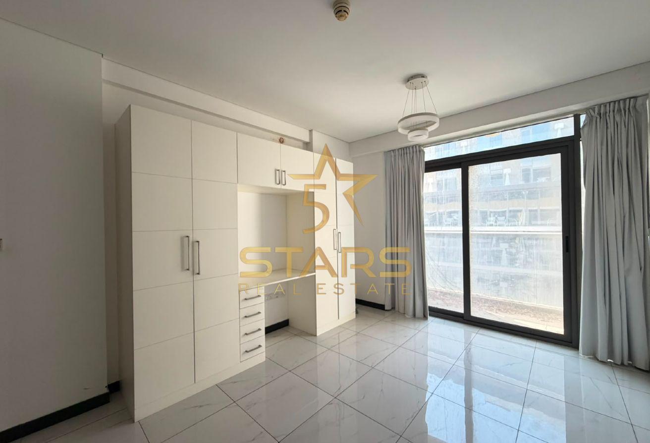 Spacious Studio | Prime Location | Ready to Move photo 2