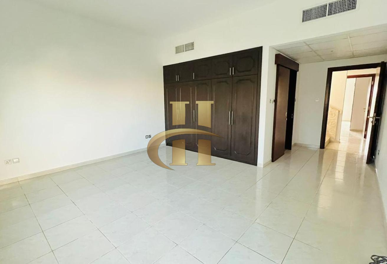 Massive 4 bhk + maid room | Villa | Elegant photo 5