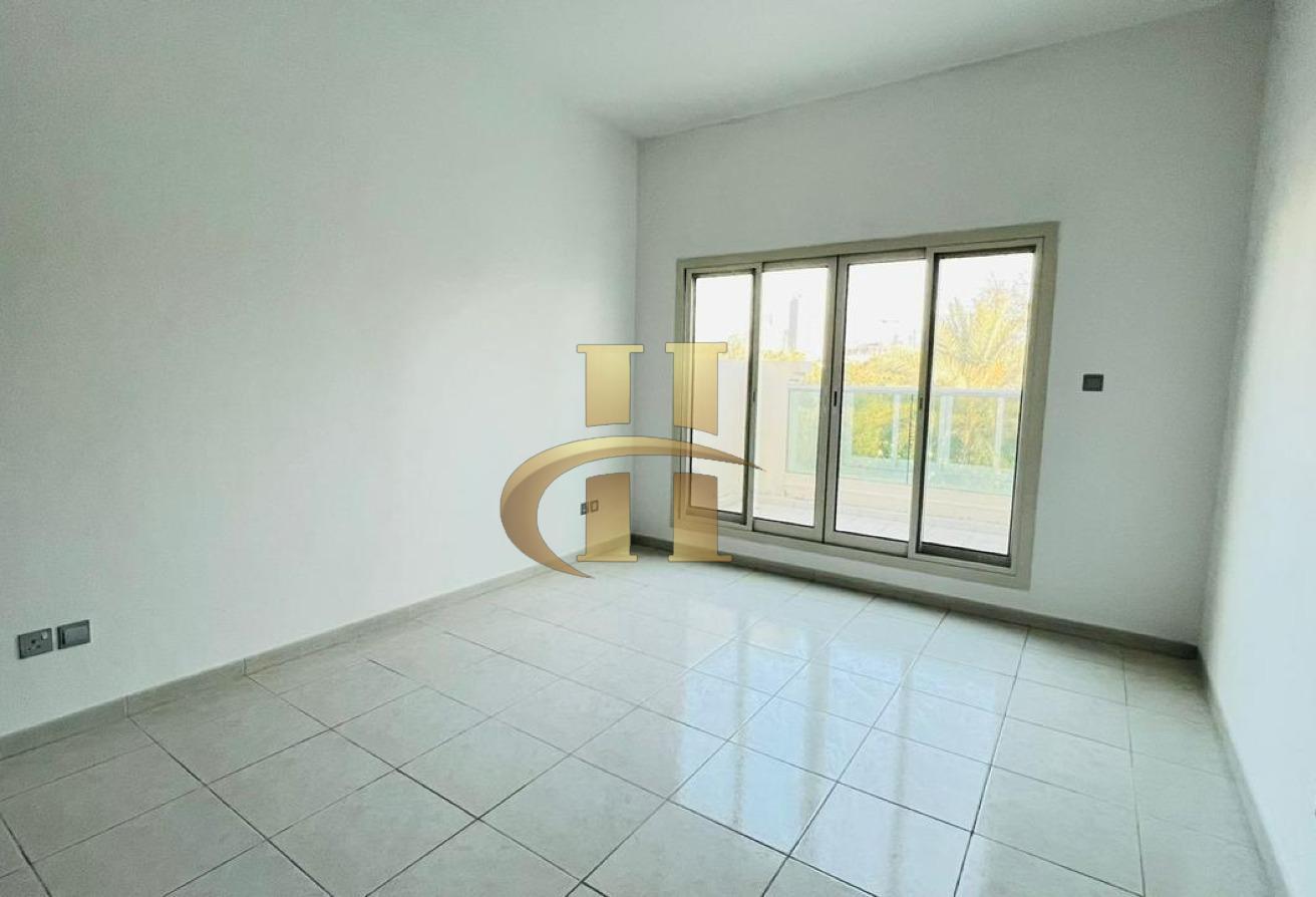 Massive 4 bhk + maid room | Villa | Elegant photo 4