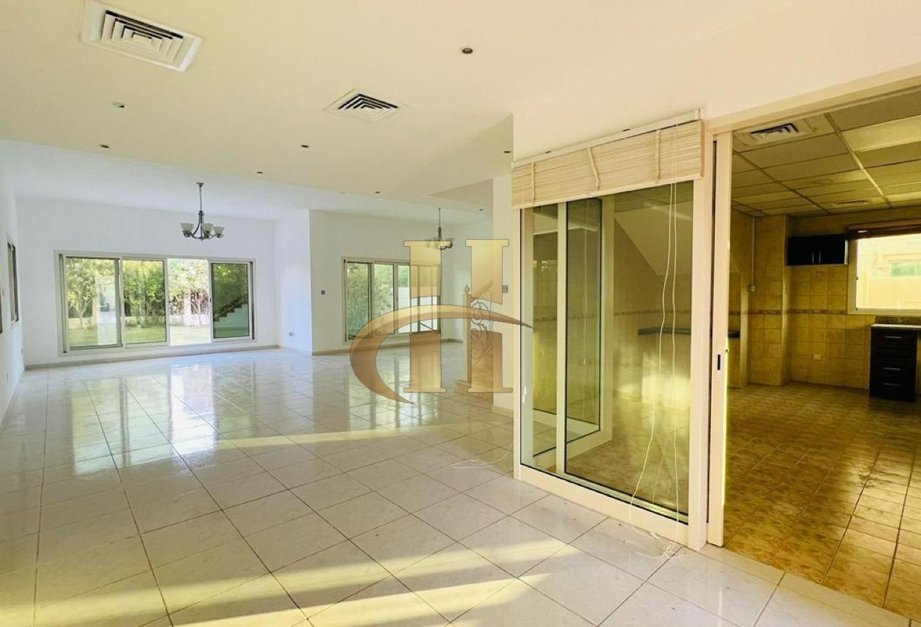 Massive 4 bhk + maid room | Villa | Elegant photo 14