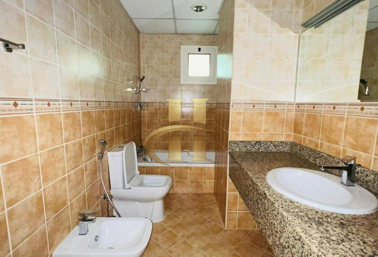 Massive 4 bhk + maid room | Villa | Elegant photo 11