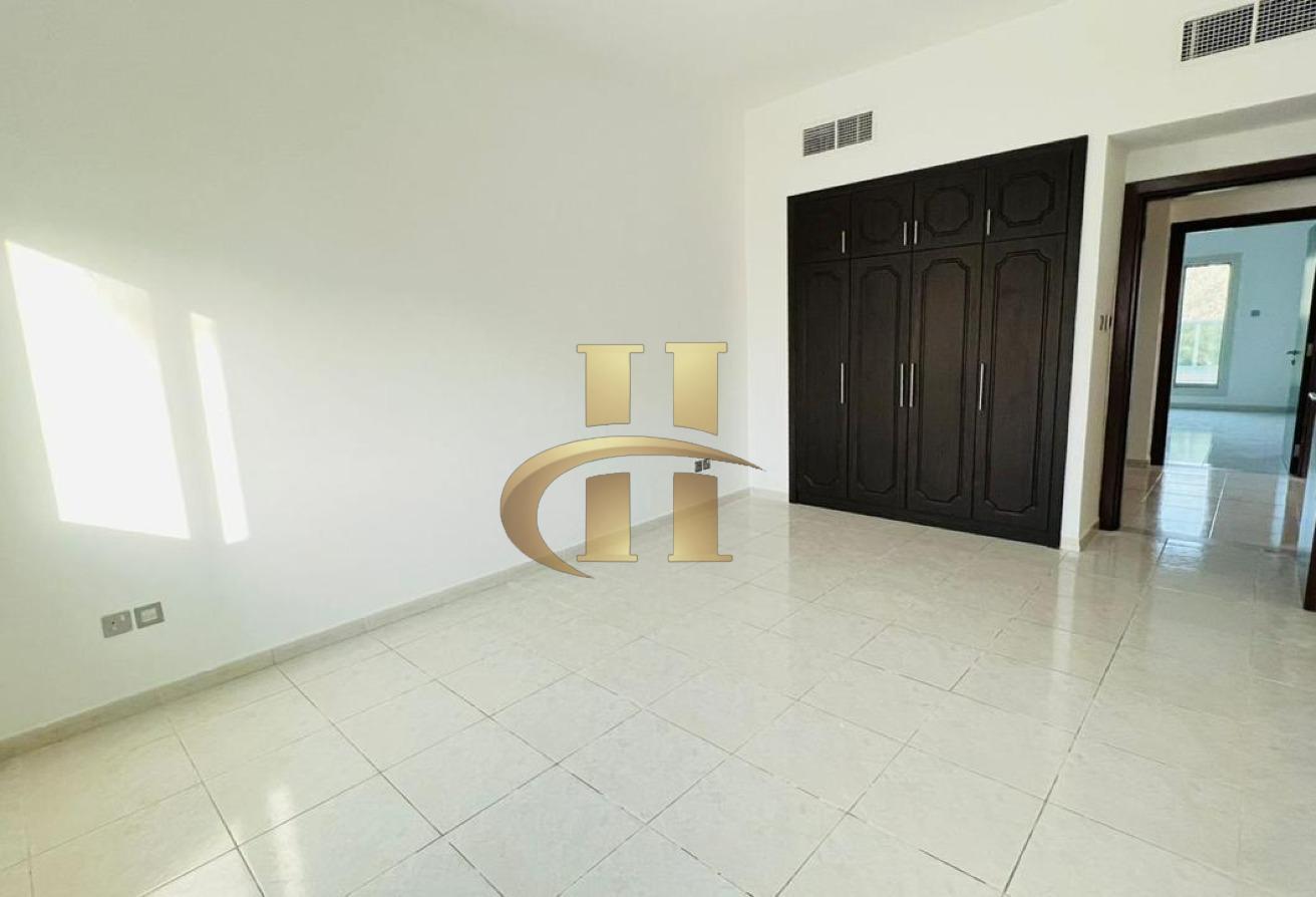 Massive 4 bhk + maid room | Villa | Elegant photo 9