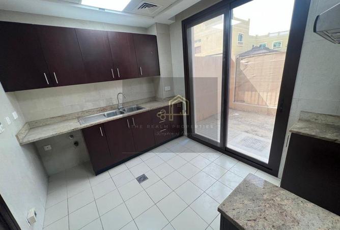 101710704 - Property Image 3