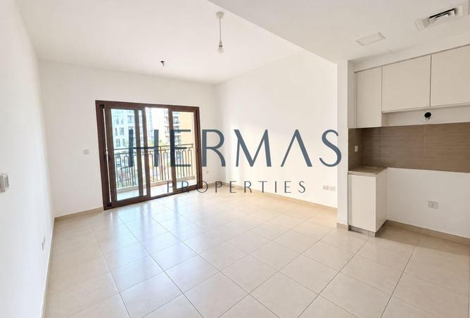 Spacious 2BR Apartment with Balcony photo 2