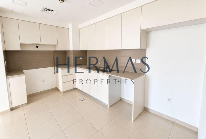 Spacious 2BR Apartment with Balcony photo 3