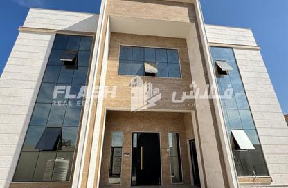 Villa - 5 Bedrooms - 7 Bathrooms for sale in Julfar - Ras Al Khaimah