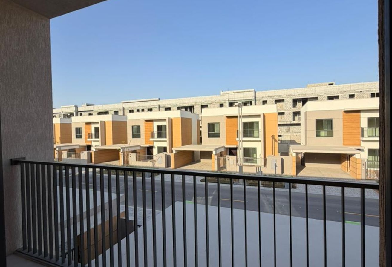 Town House | Ready to move | Smart Investment