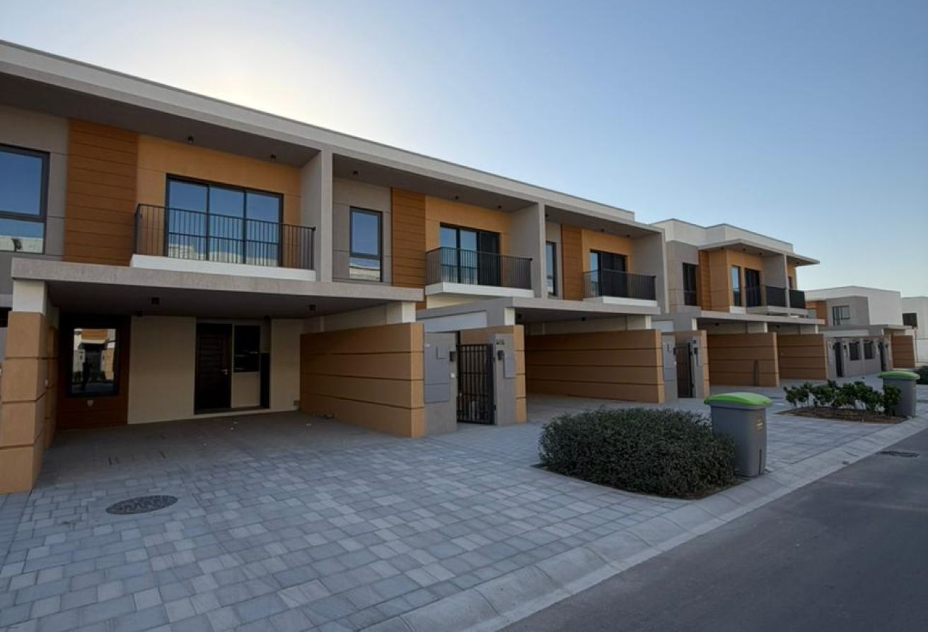 Town House | Ready to move | Smart Investment