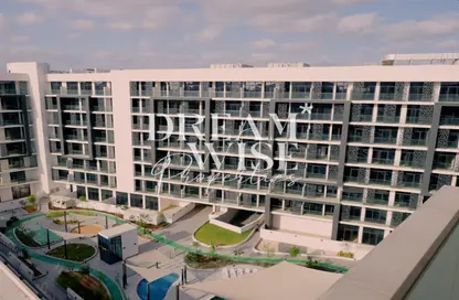 Apartment - Studio - 1 Bathroom for rent in The Gate - Masdar City - Abu Dhabi