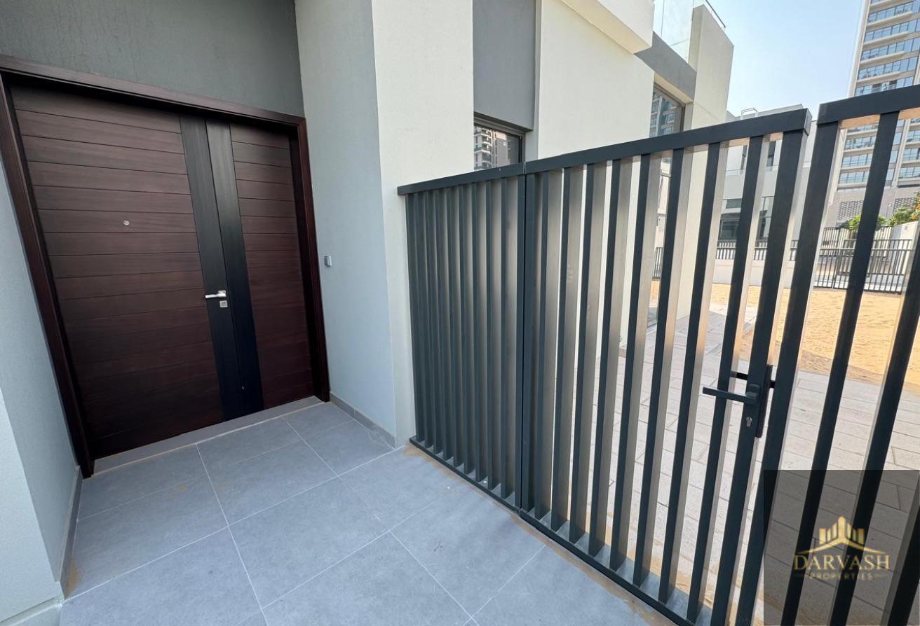 SPACIOUS 4BR VILLA | PRIVATE GARDEN | MUROOJ EAST photo 11