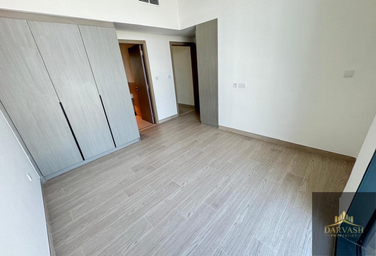 SPACIOUS 4BR VILLA | PRIVATE GARDEN | MUROOJ EAST photo 16