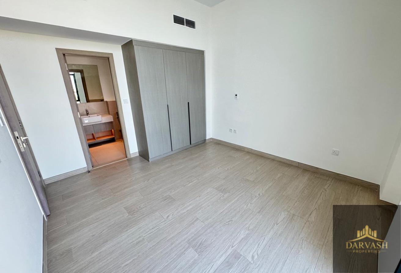 SPACIOUS 4BR VILLA | PRIVATE GARDEN | MUROOJ EAST photo 17