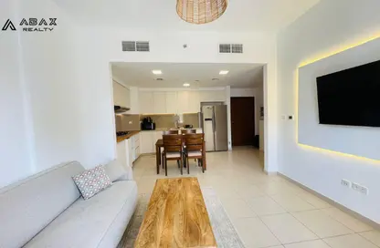 Apartment - 2 Bedrooms - 2 Bathrooms for rent in Hayat Boulevard 1B - Hayat Boulevard 1 - Hayat Boulevard - Town Square - Dubai
