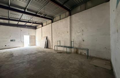 Warehouse - Studio - 1 for rent in Industrial Building 13 - Industrial Area 13 - Sharjah Industrial Area - Sharjah