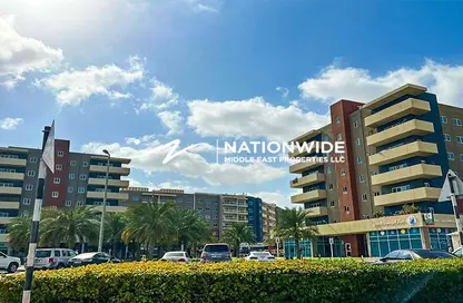 Apartment - 3 Bedrooms - 4 Bathrooms for sale in Tower 11 - Al Reef Downtown - Al Reef - Abu Dhabi
