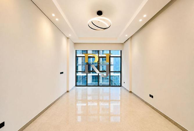 100858348 - Property Image 3