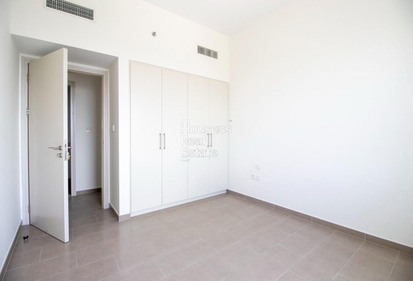 Vacant | Burj Al Arab View | Unfurnished photo 5