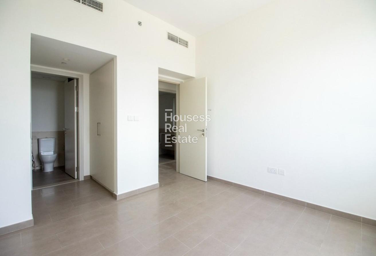 Vacant | Burj Al Arab View | Unfurnished photo 10