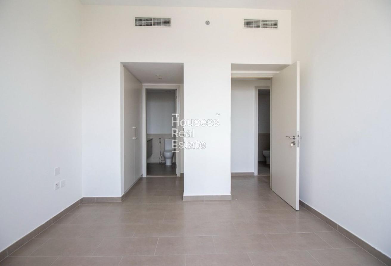 Vacant | Burj Al Arab View | Unfurnished photo 14