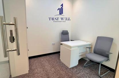 Office Space - Studio - 4 Bathrooms for rent in Dar Al Salam Building - Corniche Road - Abu Dhabi Office Space - Studio - 4 Bathrooms for rent in Dar Al Salam Building - Corniche Road - Abu Dhabi