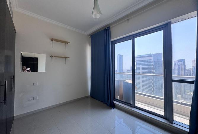 Beautiful Marina View| Option To Buy| Vacant Now photo 3