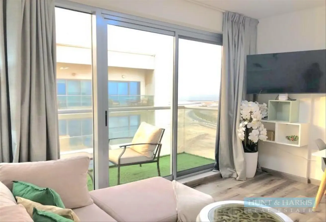 92251000 - Property Main Image
